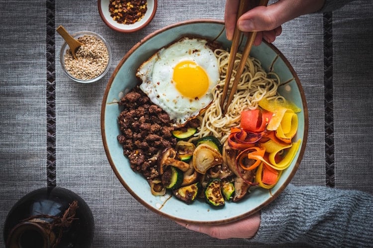 8-Slice up some veggies and make bibimbap noodles