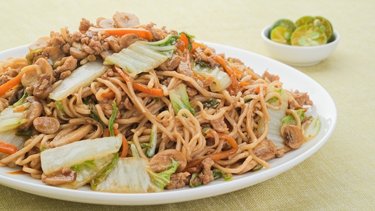 9-Make instant Chinese-style pancit canton