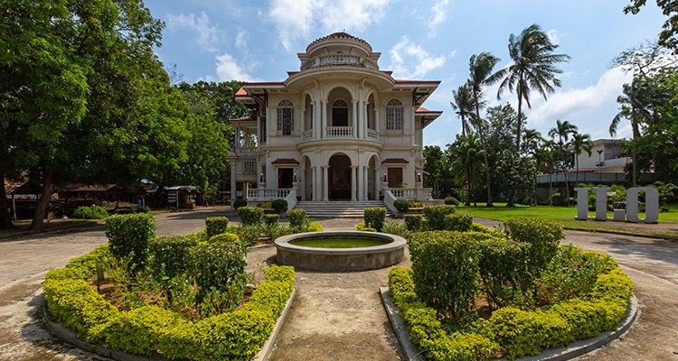 Molo Mansion