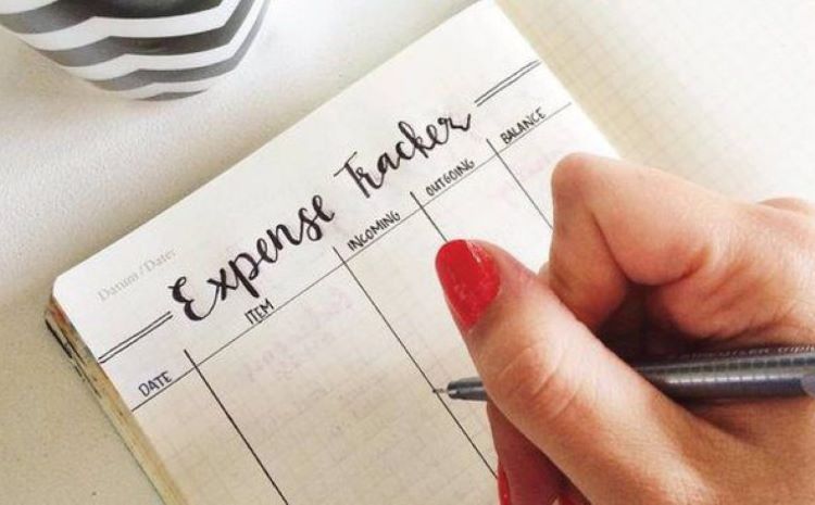 4 Track Your Monthly Expenses